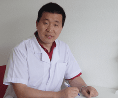 Portrait de M. ZHANG Xueguang, médecin en médecine traditionnelle chinoise